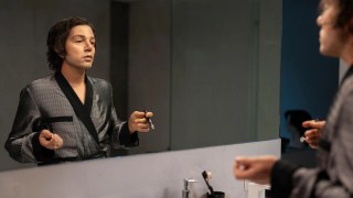 Watch Diego Luna Become a Duck-Lipped Boxing Manager for ‘La Máquina’ | Video