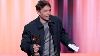 At Spirit Awards, Sean Baker Calls on ‘Unsustainable’ Indie Film System to Change