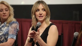 ‘Shrinking,’ ‘The Bear’ Stars on How Today’s TV Comedy Is Less Sitcom, More Character-Driven: ‘Just About Being Human’ | Video