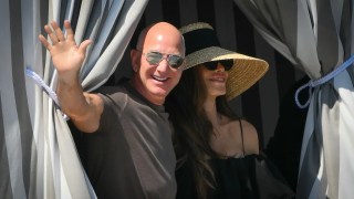 Jeff Bezos-Lauren Sánchez Wedding in Photos: Celebrity Arrivals and Venice Protests