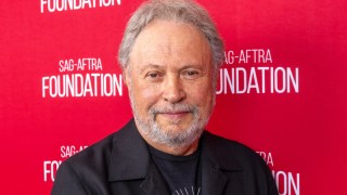 Billy Crystal Sued by Former Manager’s Widow for Breach of Contract