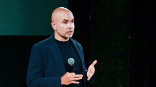 Chris McCarthy Touts Jon Stewart, ‘Drag Race’ and ‘South Park’ Milestones in Paramount Exit Memo