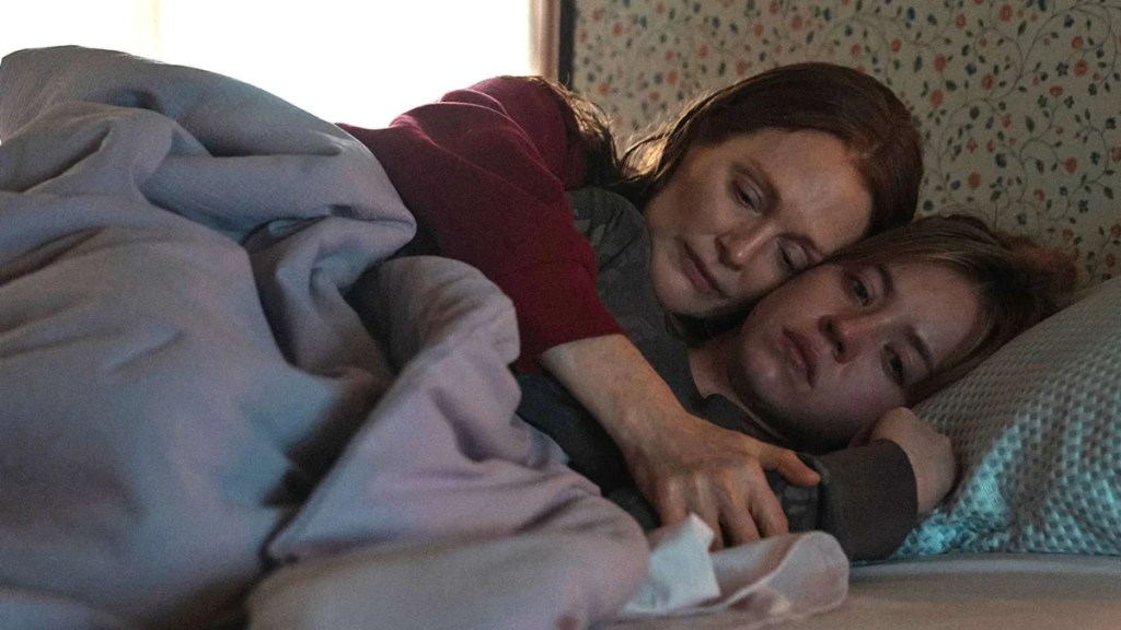 Julianne Moore and Sydney Sweeney in 'Echo Valley' (Apple TV+)