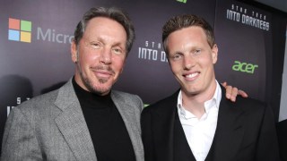 Oracle in Talks With Paramount-Skydance for $100 Million Cloud Deal | Report