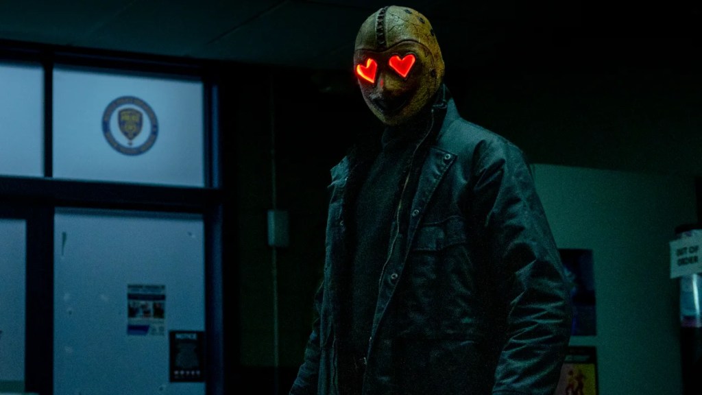 The masked Heart Eyes Killer stands alone in "Heart Eyes."