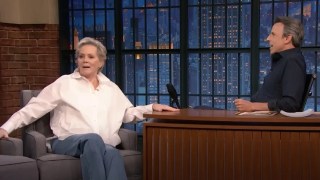 Seth Meyers Offers Jean Smart a Note on Her ‘Hacks’ Late Night Hosting Storyline | Video