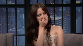 Seth Meyers Leaves Jenna Ortega Speechless With Suggestion for Combatting Her ‘Resting Bitch Face’ | Video