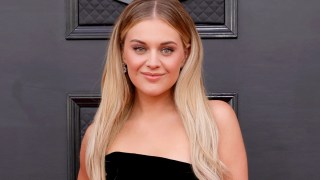 Kelsea Ballerini to Host CMT Music Awards From Home After Testing Positive for COVID