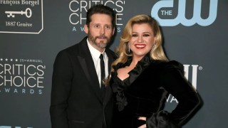 Kelly Clarkson’s Ex-Husband Brandon Blackstock Dies at 48 as Singer Postpones Vegas Residency