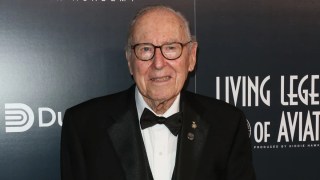 Jim Lovell, Astronaut Commander of Apollo 13, Dies at 97