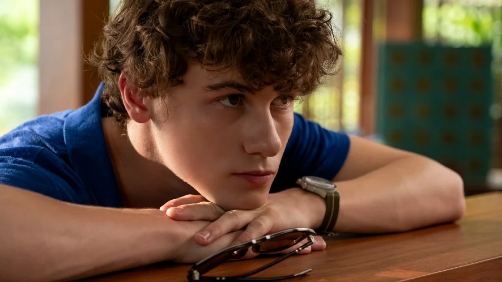 Sam Nivola as Lochlan Ratliff in "The White Lotus" Season 3.