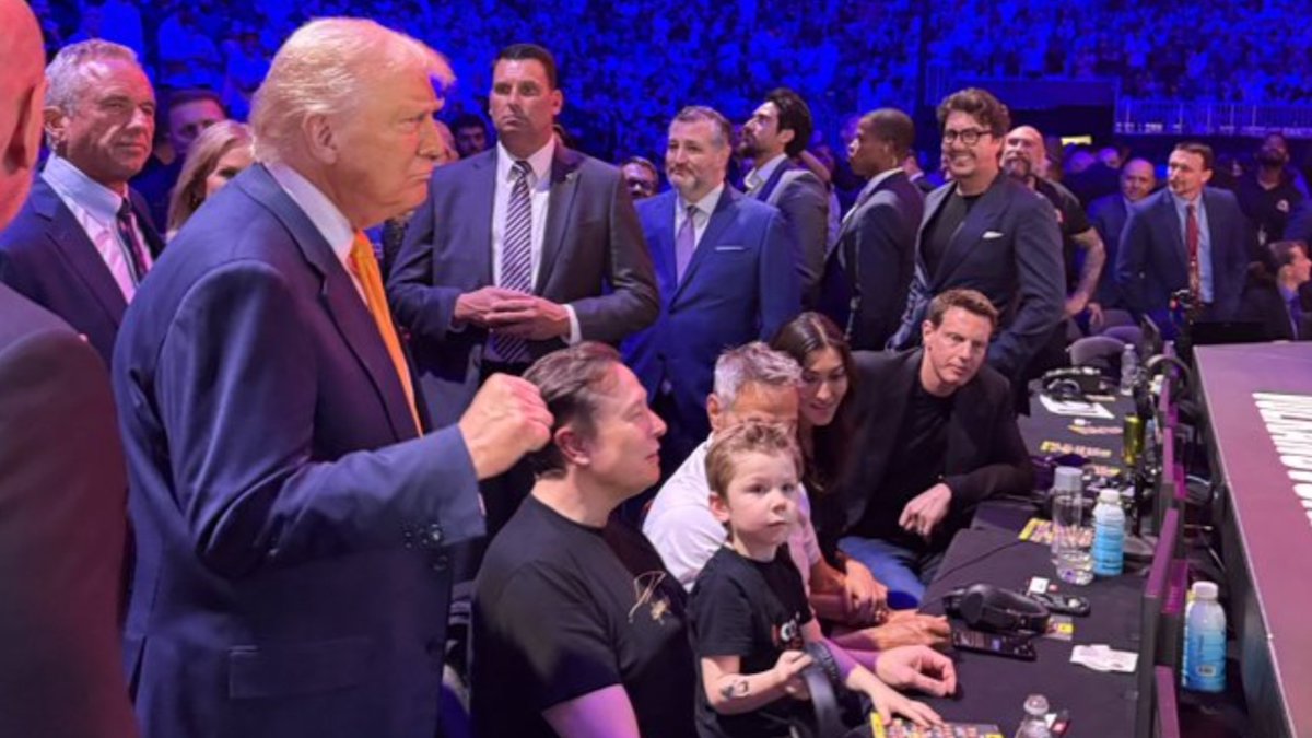 Donald Trump at the UFC fight with David Ellson (UFC)